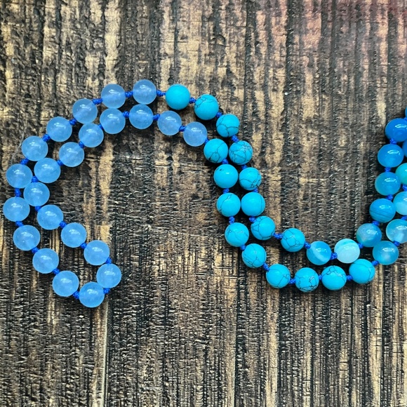 108 bead turquoise, glass and lapis mala - Picture 5 of 5